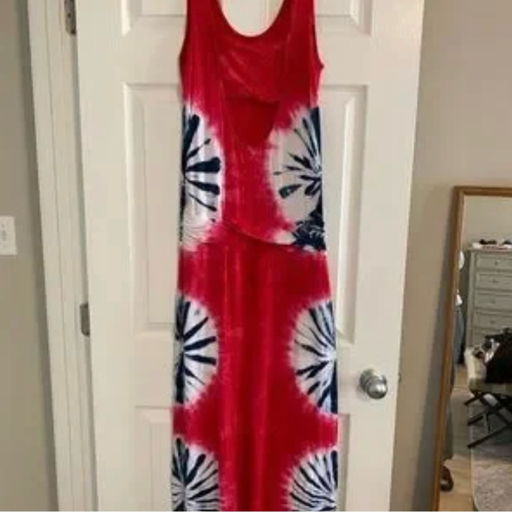 Beautiful red white and blue dress, comfy and casual. Super cute!